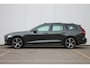 Volvo V60 T8 455PK Recharge AWD R-Design Long Range | Adaptive Cruise & Pilot Assist | Premium Harman/Kardon Audio | Power Seats incl. Memory | Stoel & Stuurverwarming | Achterbank Verwarming | Panoramisch Schuif-/Kanteldak