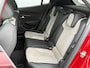 Peugeot e-2008 EV GT Pack 50 kWh Stoelverwarming | Panoramadak | Navigatie I SOH 92% | CarPlay | Dodehoekdetectie | Camera |