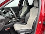Peugeot e-2008 EV GT Pack 50 kWh Stoelverwarming | Panoramadak | Navigatie I SOH 92% | CarPlay | Dodehoekdetectie | Camera |