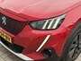 Peugeot e-2008 EV GT Pack 50 kWh Stoelverwarming | Panoramadak | Navigatie I SOH 92% | CarPlay | Dodehoekdetectie | Camera |