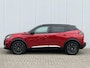 Peugeot e-2008 EV GT Pack 50 kWh Stoelverwarming | Panoramadak | Navigatie I SOH 92% | CarPlay | Dodehoekdetectie | Camera |