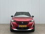 Peugeot e-2008 EV GT Pack 50 kWh Stoelverwarming | Panoramadak | Navigatie I SOH 92% | CarPlay | Dodehoekdetectie | Camera |