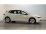 Volkswagen Golf 1.5 TSI Life Business Alcantara LED Sfeerverlichting Parkeersensoren