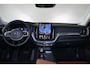 Volvo XC60 T6 Recharge AWD Essential -- IntelliSafe Assist & Surround - Achteruitrijcamera - Lederen bekleding - Verwarmde voorstoelen, stuur & achterbank - Parkeersensoren voor & achter - Extra getint glas - 19' LMV