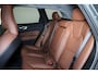 Volvo XC60 T6 Recharge AWD Essential -- IntelliSafe Assist & Surround - Achteruitrijcamera - Lederen bekleding - Verwarmde voorstoelen, stuur & achterbank - Parkeersensoren voor & achter - Extra getint glas - 19' LMV