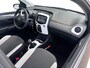 Citroën C1 5-deurs Millenium Feel 1.0 e-VTi 72pk | TWO-TONE! | APPLE CARPLAY / ANDROID AUTO | CAMERA | EXTRA GETINTE RAMEN | LEDEREN STUUR |