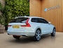 Volvo V90 Cross Country 2.0 T5 AWD Ocean Race | Zeldzaam! | 1e Eig. | Broekhuis Onderhouden | Luchtvering | Trekhaak | 360 Cam. | Memory