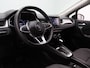 Renault Captur E-Tech Hybrid 145pk Intens Pack parking