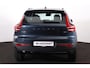 Volvo XC40 B4 Plus Dark - IntelliSafe Assist & Surround - Harman/Kardon audio - Parkeercamera achter - Verwarmde voorstoelen & stuur - Parkeersensoren voor & achter - Elektr. bedienb. voorstoelen met geheugen links - Draadloze tel. lader - Inklapbare trekhaak - 19' LMV