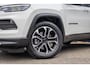 Jeep Compass 4xe 240 Plug-in Hybrid Electric Limited | Camera | Cruise adaptief | Apple Carplay/Android Auto | Elektrisch bedienbare achterklep met sensorsturing | Keyless entry/start | Navigatiesysteem | Achteruitrijcamera | Apple Carplay/Android Auto|telefoonintegratie premium | Cruise control adaptief met Stop&Go
