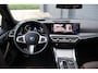 BMW i4 40 84 kWh High Executive M-SPORT l SOH 96,4% l H/K l HUD l 360 l SCHUIFDAK l DRAVITGRAU l SFEER l ORG.NL l 1e EIG l