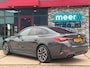 BMW i4 40 84 kWh High Executive M-SPORT l SOH 96,4% l H/K l HUD l 360 l SCHUIFDAK l DRAVITGRAU l SFEER l ORG.NL l 1e EIG l
