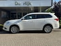 Mitsubishi Outlander 2.4 PHEV Pure | Carplay/Android, Camera, Stoelverw., Climate, Cruise | Parelmoer | Dealeronderhouden |