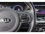 Kia Niro EV e-Niro DynamicLine 64 kWh | Cruise adaptief | Camera | Stuur+stoel verwarming | Navi | Keyless | Apple Carplay/Android Auto | Parkeersensoren | Achteruitrijcamera | Apple Carplay/Android Auto|telefoonintegratie premium | Cruise control adaptief met Stop&Go en stuurhulp