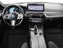 BMW 5-Serie Touring 530e xDrive M Sport | SOH 89,9% | Panoramadak | Head-Up | Full LED | Trekhaak | Carplay | Bluetooth | Navigatie | Sfeerverlichting | Stoelverwarming | Achteruitrij camera | Adaptive cruise control | Climate control
