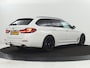 BMW 5-Serie Touring 530e xDrive M Sport | SOH 89,9% | Panoramadak | Head-Up | Full LED | Trekhaak | Carplay | Bluetooth | Navigatie | Sfeerverlichting | Stoelverwarming | Achteruitrij camera | Adaptive cruise control | Climate control