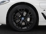 BMW 5-Serie Touring 530e xDrive M Sport | SOH 89,9% | Panoramadak | Head-Up | Full LED | Trekhaak | Carplay | Bluetooth | Navigatie | Sfeerverlichting | Stoelverwarming | Achteruitrij camera | Adaptive cruise control | Climate control