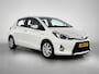 Toyota Yaris 1.5 Full Hybrid Aspiration | Stoelverwarming | Climate Control | Achteruitrijcamera | Keyless Start | Lichtmetalen velgen 15" |