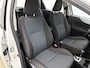 Toyota Yaris 1.5 Full Hybrid Aspiration | Stoelverwarming | Climate Control | Achteruitrijcamera | Keyless Start | Lichtmetalen velgen 15" |