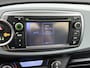 Toyota Yaris 1.5 Full Hybrid Aspiration | Stoelverwarming | Climate Control | Achteruitrijcamera | Keyless Start | Lichtmetalen velgen 15" |