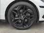 Hyundai Ioniq 6 First Edition AWD 77.4 kWh / SOH 100% / Dealer onderhouden / Fabrieksgarantie tot 02-2028 / CCS snelladen / warmtepomp / Stuur- Stoel & Achterbank verwarming / Glazen schuif- en kanteldak / WLTP bereik 519 km bereik stad 658 km / Head Up Display / Rondomzicht camera /