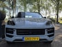 Porsche Cayenne Coupé 3.0 E-Hybrid | Sport Design pakket | Wegkl. Trekhaak | Luchtvering | Panoramadak | Leder | LED | Sfeerverlichting | Climate Control | 21 inch