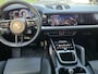 Porsche Cayenne Coupé 3.0 E-Hybrid | Sport Design pakket | Wegkl. Trekhaak | Luchtvering | Panoramadak | Leder | LED | Sfeerverlichting | Climate Control | 21 inch