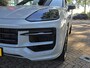 Porsche Cayenne Coupé 3.0 E-Hybrid | Sport Design pakket | Wegkl. Trekhaak | Luchtvering | Panoramadak | Leder | LED | Sfeerverlichting | Climate Control | 21 inch