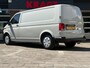 Volkswagen Transporter 2.0 TDI L2H1 150PK!|DSG Automaat|cruise control|airco|achteruitrijcamera|apple carplay|drie zitplaatsen