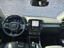 Volvo XC40 2.0 B3 Plus Dark | Trekhaak | 360 Graden Camera | Parkeersensoren | Lederen Bekleding | Stoelverwarming | Verwarmbare voorruit | All-Season banden | Cruise Control Adaptief | BLIS | Keyless Entry | Elektrische Achterklep | Navigatie