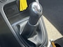 Renault Captur TCe 90 Limited / LED-Verlichting / Bluetooth / Airco / Cruise Control / 16" Lichtmetalen Velgen / Navigatie / Achterbank Verschuifbaar / Parkeersensoren Achter /