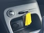 Renault Captur TCe 90 Limited / LED-Verlichting / Bluetooth / Airco / Cruise Control / 16" Lichtmetalen Velgen / Navigatie / Achterbank Verschuifbaar / Parkeersensoren Achter /