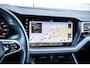 Volkswagen Touareg R 3.0 TSI eHybrid 462pk 4MOTION | Panoramadak | Trekhaak Uitklapbaar | Luchtvering | Soft Close | Head-up