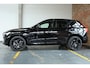 Volvo XC60 T8 Plug-in hybrid AWD Ultra Black Edition | Luchtvering | Bowers & Wilkins Premium Audio | Verwarmbare voorstoelen met massage en ventilatie | 360° Parkeercamera | Parkeersensoren voor + achter | Google Infotainment | Parkeerverwarming | Nieuw Model | Nappa Lederen bekleding