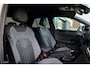 Volkswagen T-Roc 1.5 TSI R-Line Business | CAMERA | STOEL & STUURVERW | PDC V&A | 18'' | CARPLAY |
