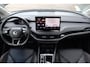 Skoda Enyaq iV 60 Schuifdak el.trekhaak camera's leer+mem+vw org.NL 93,53% travel assist