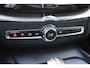 Volvo XC60 B4 197PK Automaat R-Design / Adaptive Cruise control / Elektrische stoelen / Best. stoel met geheugen / Elektrisch panorama schuif-/kanteldak / Stuurverwarming / Stoelverwarming / Achteruitrijcamera / Harman Kardon