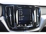 Volvo XC60 B4 197PK Automaat R-Design / Adaptive Cruise control / Elektrische stoelen / Best. stoel met geheugen / Elektrisch panorama schuif-/kanteldak / Stuurverwarming / Stoelverwarming / Achteruitrijcamera / Harman Kardon