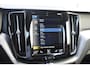 Volvo XC60 B4 197PK Automaat R-Design / Adaptive Cruise control / Elektrische stoelen / Best. stoel met geheugen / Elektrisch panorama schuif-/kanteldak / Stuurverwarming / Stoelverwarming / Achteruitrijcamera / Harman Kardon