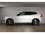 Volvo XC60 B4 197PK Automaat R-Design / Adaptive Cruise control / Elektrische stoelen / Best. stoel met geheugen / Elektrisch panorama schuif-/kanteldak / Stuurverwarming / Stoelverwarming / Achteruitrijcamera / Harman Kardon