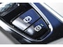 Volvo XC60 B4 197PK Automaat R-Design / Adaptive Cruise control / Elektrische stoelen / Best. stoel met geheugen / Elektrisch panorama schuif-/kanteldak / Stuurverwarming / Stoelverwarming / Achteruitrijcamera / Harman Kardon