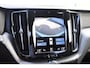 Volvo XC60 B4 197PK Automaat R-Design / Adaptive Cruise control / Elektrische stoelen / Best. stoel met geheugen / Elektrisch panorama schuif-/kanteldak / Stuurverwarming / Stoelverwarming / Achteruitrijcamera / Harman Kardon