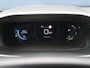 Peugeot e-2008 EV GT Pack 50 kWh 1ste Eigenaar | Panorama-dak | Stoelverwarming | LED | Keyless | 18" LMV | Apple Carplay & Android Auto