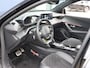 Peugeot e-2008 EV GT Pack 50 kWh 1ste Eigenaar | Panorama-dak | Stoelverwarming | LED | Keyless | 18" LMV | Apple Carplay & Android Auto