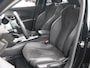 Peugeot e-2008 EV GT Pack 50 kWh 1ste Eigenaar | Panorama-dak | Stoelverwarming | LED | Keyless | 18" LMV | Apple Carplay & Android Auto