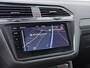 Volkswagen Tiguan 1.4 TSI eHybrid R-Line | Black Style | Trekhaak | Camera | ACC | Elek. Achterklep | Stuur-/Stoelverwarming V+A | 20" | Matrix LED | |