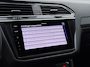 Volkswagen Tiguan 1.4 TSI eHybrid R-Line | Black Style | Trekhaak | Camera | ACC | Elek. Achterklep | Stuur-/Stoelverwarming V+A | 20" | Matrix LED | |