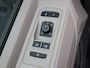 Volkswagen Multivan 1.4 eHybrid L2H1 Style 7-Persoons | Panorama dak | Stoelverwarming | Adaptive Cruise | Trekhaak | Camera | CarPlay | Climatronic | 17 Inch | 21.560 Km !!
