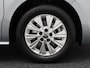 Volkswagen Multivan 1.4 eHybrid L2H1 Style 7-Persoons | Panorama dak | Stoelverwarming | Adaptive Cruise | Trekhaak | Camera | CarPlay | Climatronic | 17 Inch | 21.560 Km !!