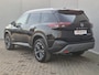 Nissan X-Trail 1.5 e-Power Tekna Automaat / Fabrieksgarantie tot 05-2028 / Dealer onderhouden / All Season banden / Stuur-, Stoel en Achterbank verwarming / Head Up Display / Elektrische achterklep / Rondomzicht camera / Adaptief CC /